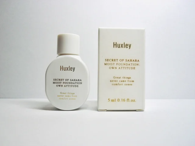 Moist Foundation ; Own Attitude