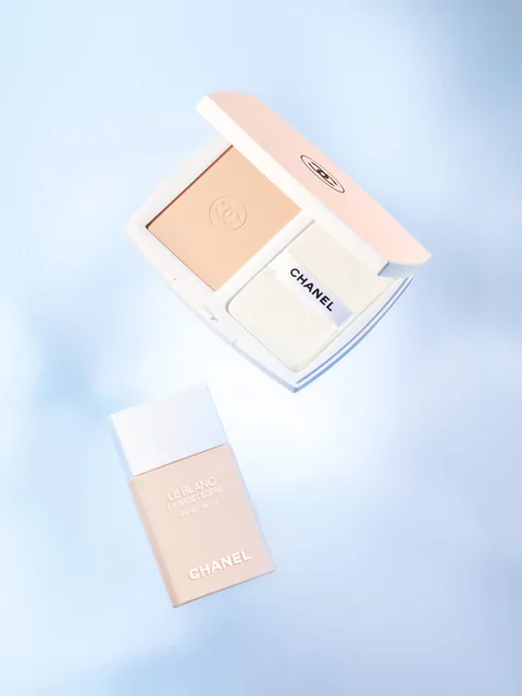 Le Blanc Brightening Compact Foundation