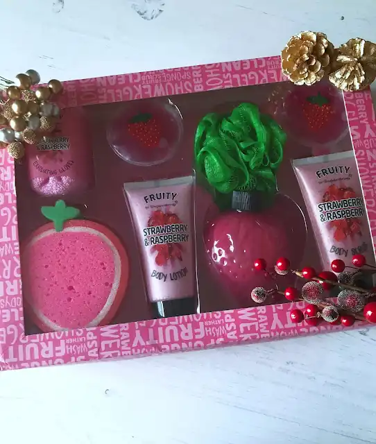 Extracts Berry Juicy Box Of Treats