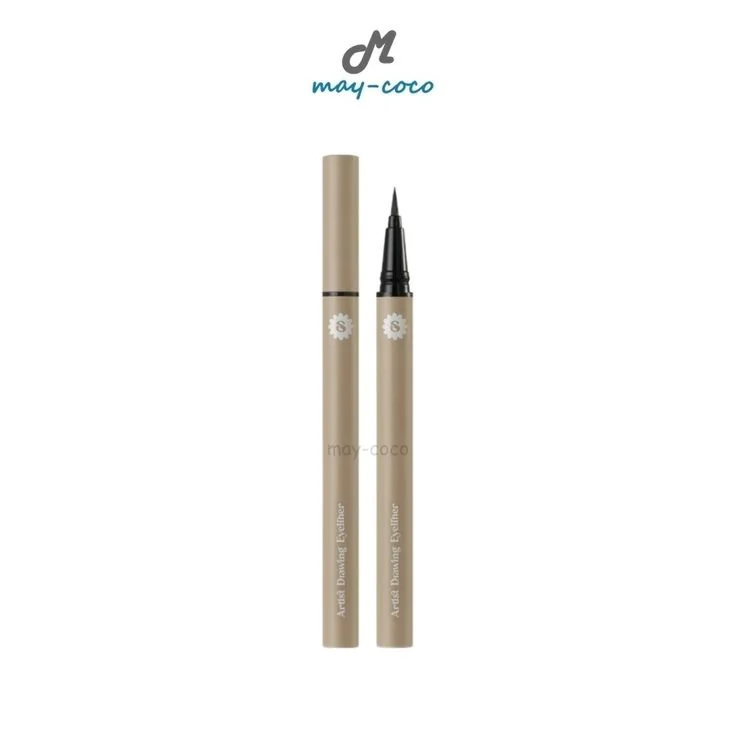 Artist Drawing Eyeliner