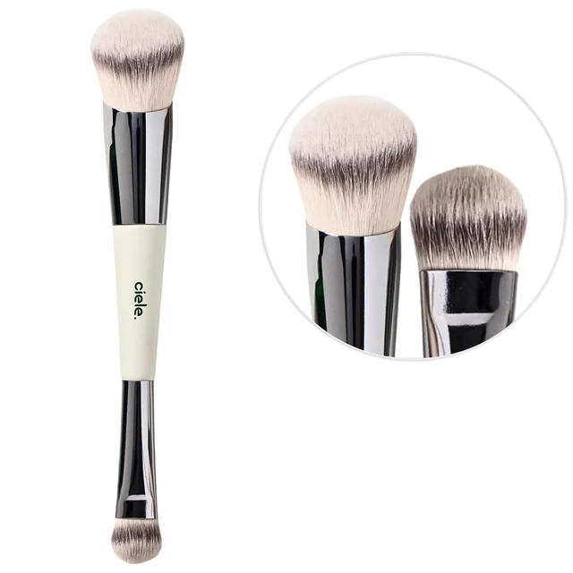 Classic The Complexion Brush #53