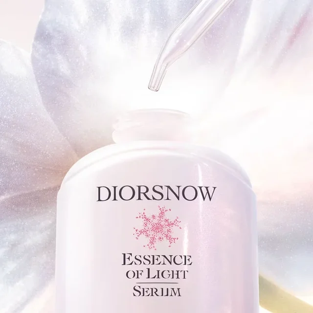 'diorsnow D-na Control' White Reveal Day Essence Serum