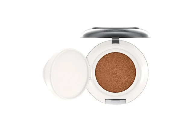Lightful C Quick Finish Cushion Compact SPF50 PA++++
