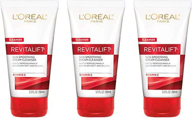 RevitaLift® Radiant Smoothing Cream Cleanser