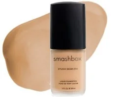 Studio Seamless Liquid Foundation