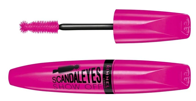 Scandaleyes Show Off