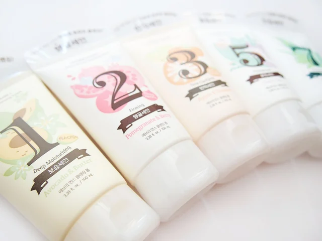 Every Month Cleansing Foam 2 Firming Pomegranate & Berry