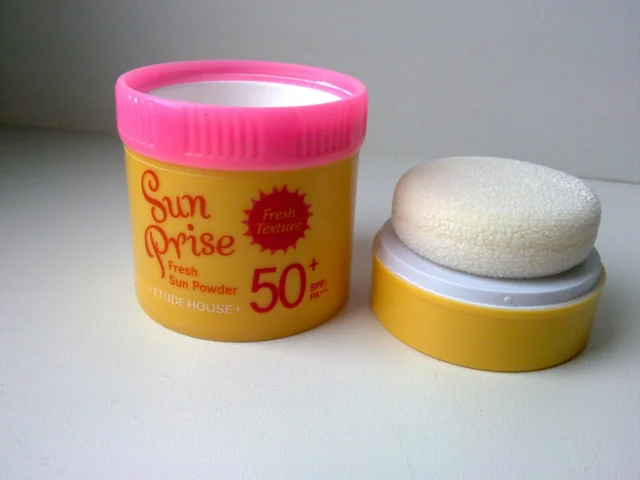 O2 White C Sun Powder SPF50+/PA+++