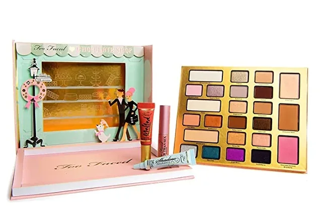 Christmas In New York Let It Glow Highlight And Blush Kit