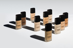 Laura Mercier ผิวสวยเรียบเนียนสมบูรณ์แบบอย่างไร้ที่ติ ด้วยที่สุดของรองพื้นในอุดมคติ